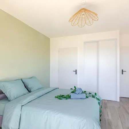 2p Moderne Avec Balcon Et Vue A Massy *