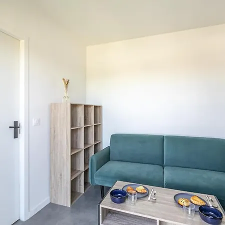 2p Moderne Avec Balcon Et Vue A Massy *