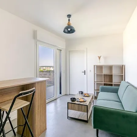 2p Moderne Avec Balcon Et Vue A Massy Apartment *