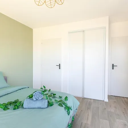 2p Moderne Avec Balcon Et Vue A Massy Apartment *